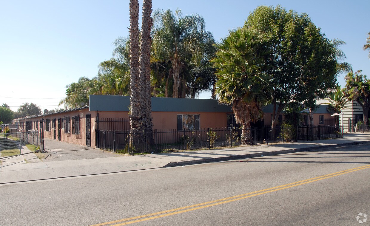 Primary Photo - 1184 W 39th St