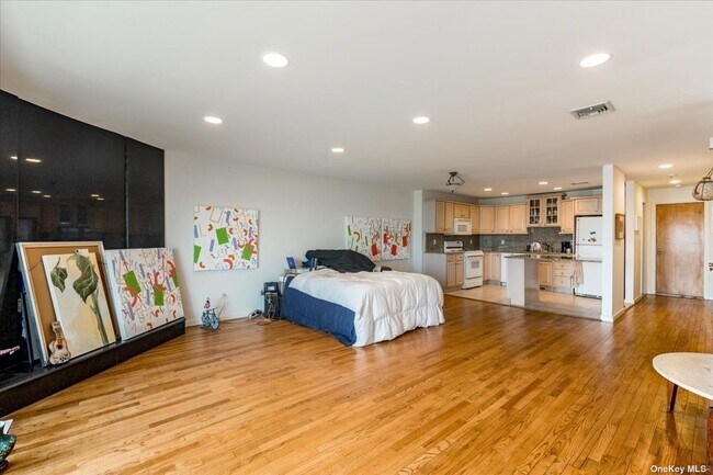 Building Photo - 444 Oceanfront