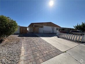 Building Photo - 1128 Greenway Dr