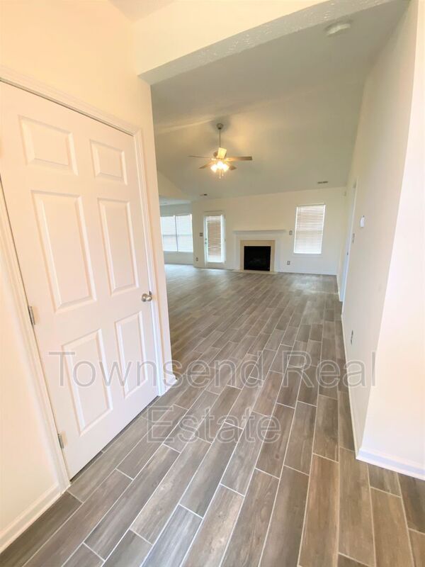 Building Photo - 376 Tennessee Walker Dr