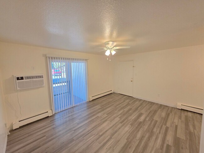 Foto del edificio - 1330 Zephyr St