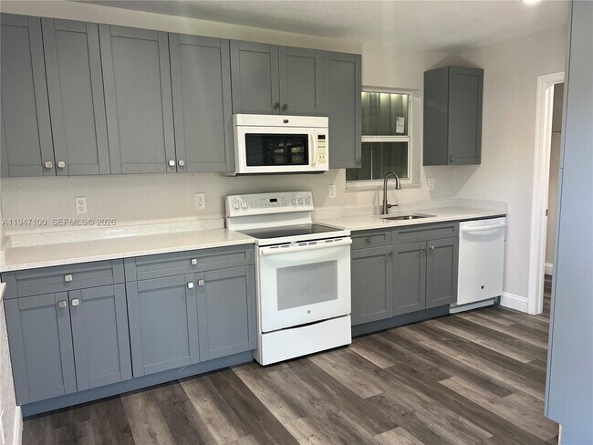 Foto del edificio - 2837 NW 8th St