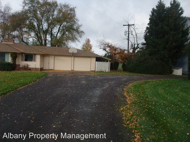 Building Photo - 3 br, 2 bath House - 32270 Hwy 99E