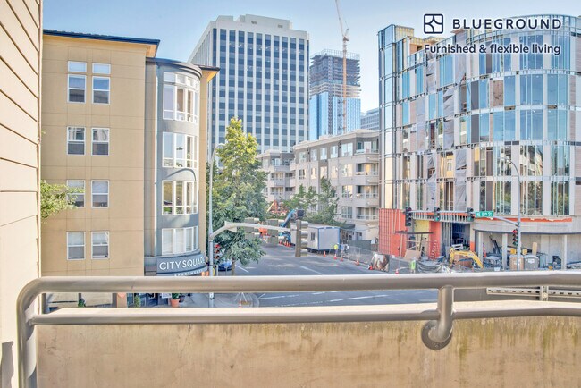 Foto del edificio - 11000 NE 10th St