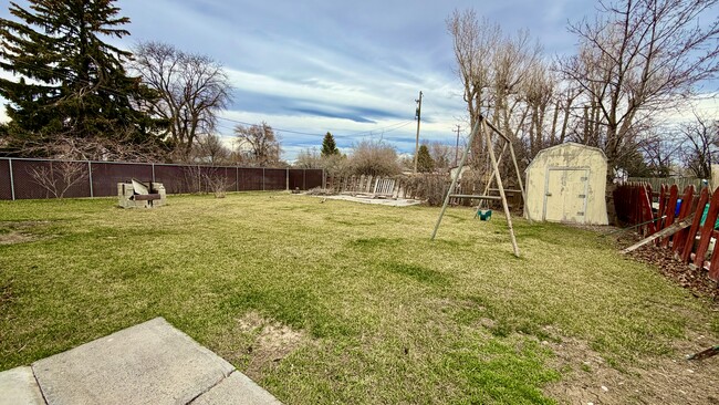 Building Photo - 145 N Byron Ave