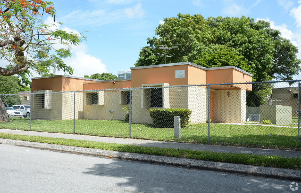 Building Photo - Coconut Grove Apartments