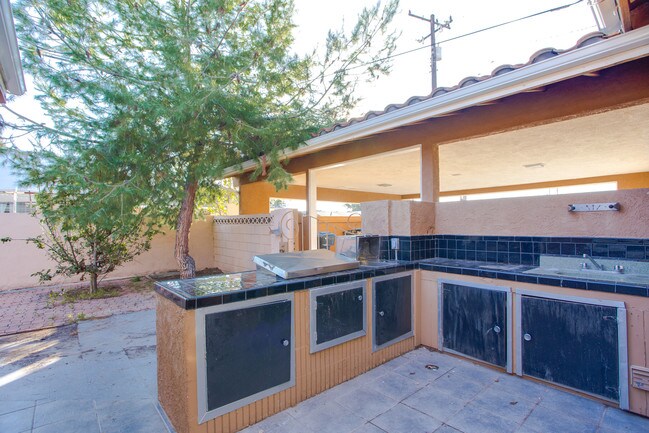 Foto del edificio - 2676 W Crescent Ave