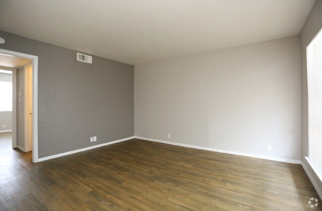 Monarch Court Apartments Dallas TX Apartments com Monarch Court Apartments Dallas TX Apartments com