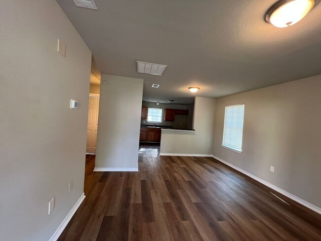 Building Photo - Cute 2 Bed / 1 bath home in Beaumont! Move...