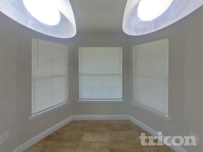 Foto del edificio - 22404 Cheryl Ave