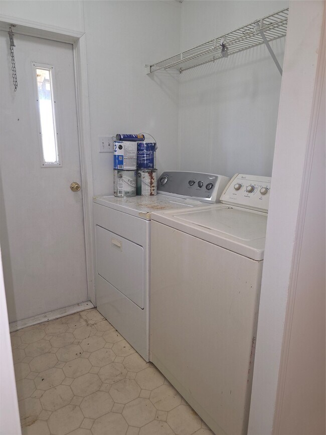 Foto del edificio - 14525 Urbanosky Ln