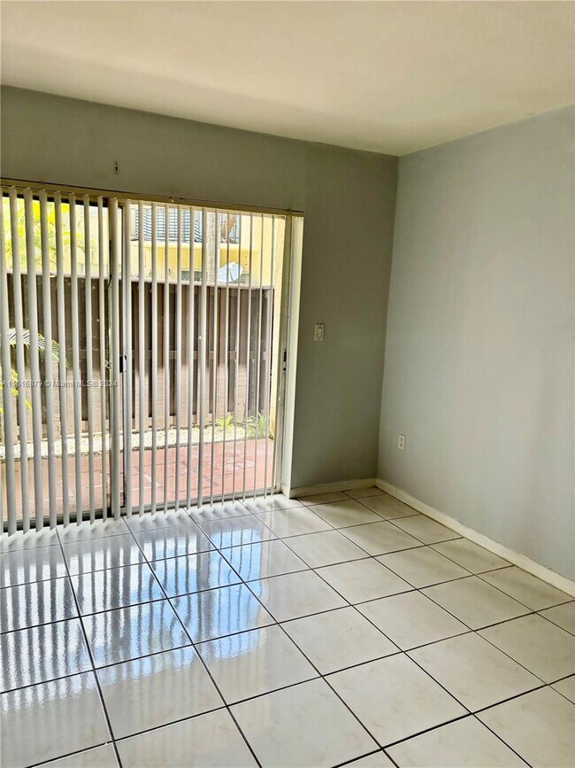 Foto del edificio - 13710 SW 90th Ave