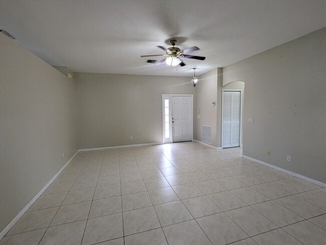 Building Photo - 589 Waverly Cir