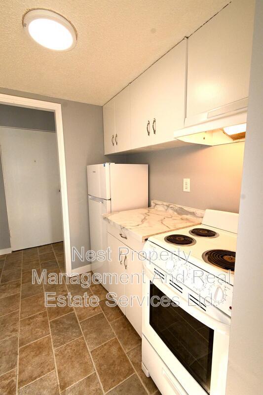 Building Photo - 626 Kinchant St