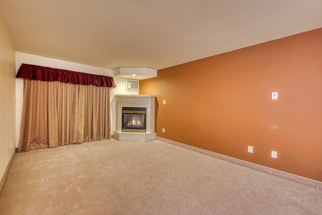 Building Photo - 5623 54 St