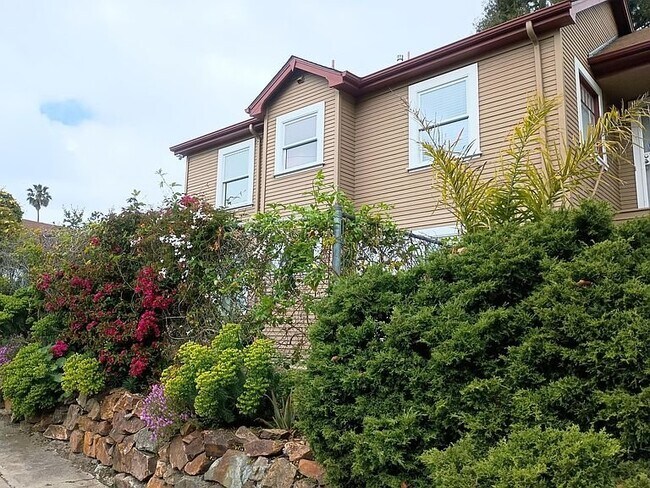 Foto del edificio - 3351 Morcom Ave