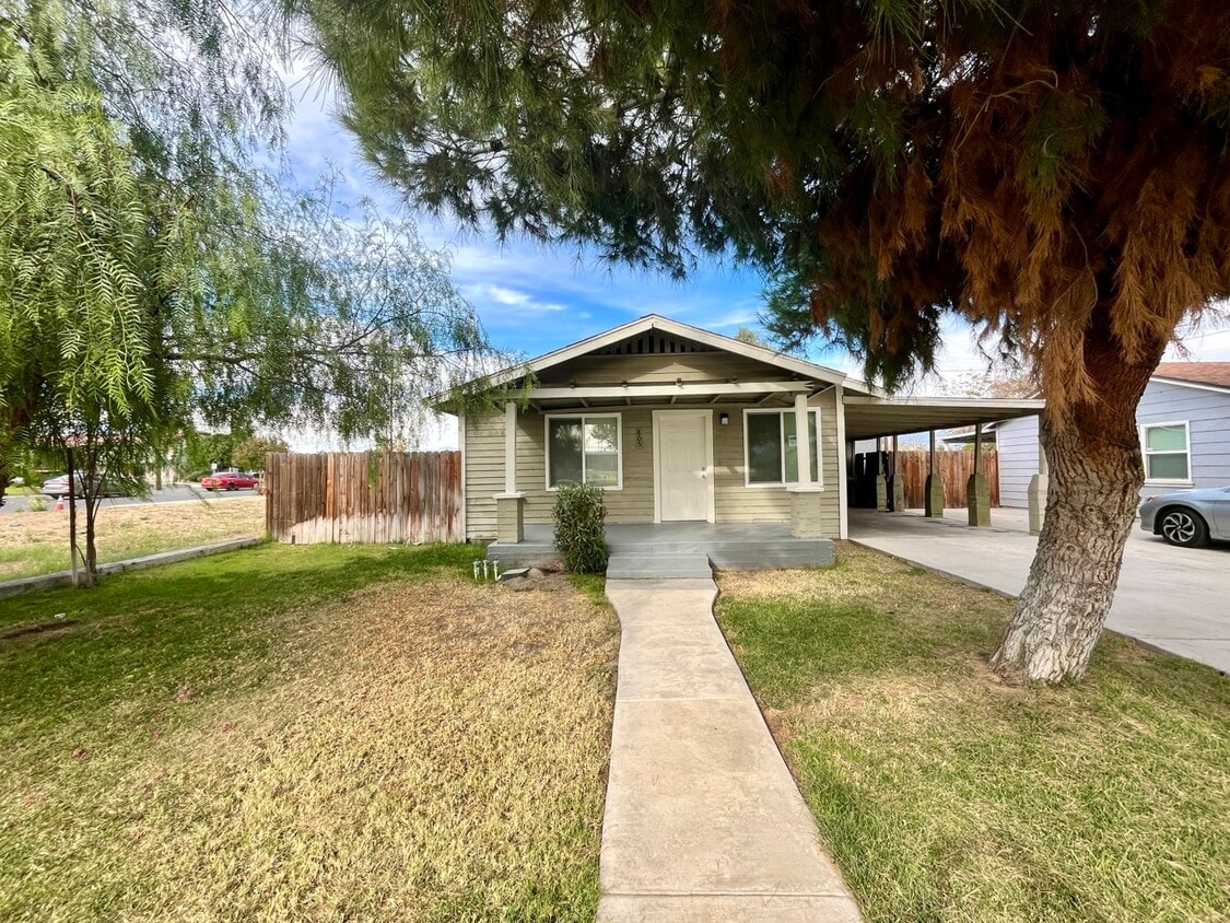 Primary Photo - 805 E H St