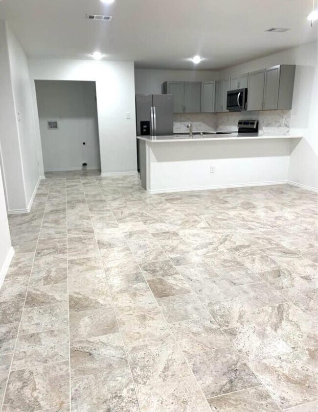 Foto del edificio - Charming 2BR House in Gun Barrel City