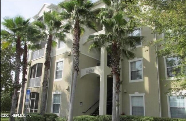 Building Photo - 7801 Point Meadows Dr