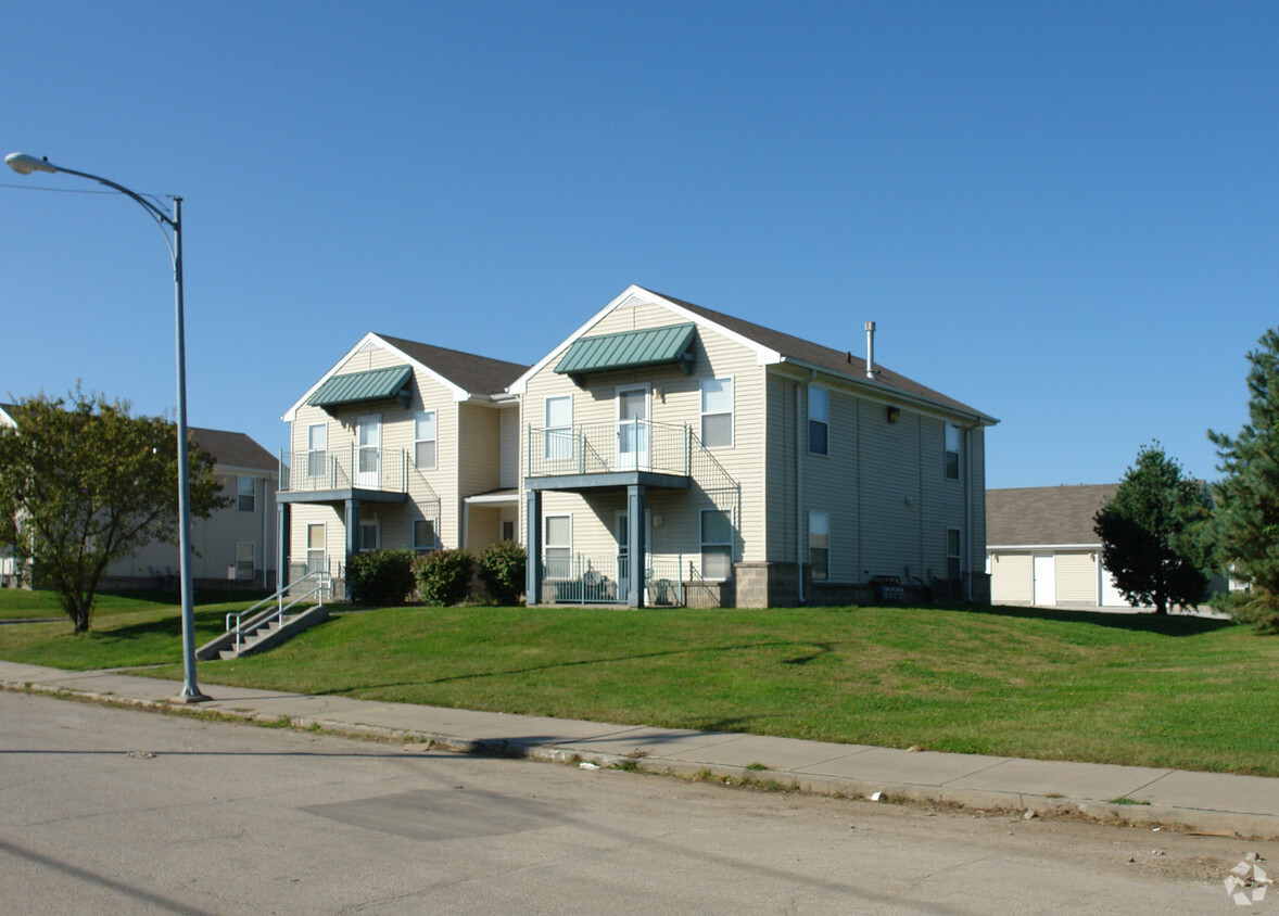 Primary Photo - Greenview Apartments