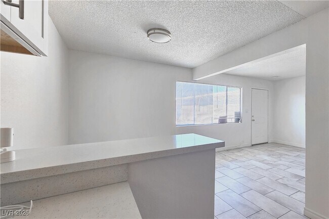 Foto del edificio - 212 Orland St