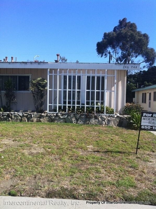 Primary Photo - 749-749 Sidonia Ave