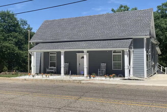 Building Photo - 217 Orion St