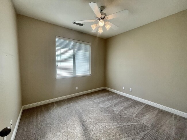 Foto del edificio - 9772 Ellsmere Way