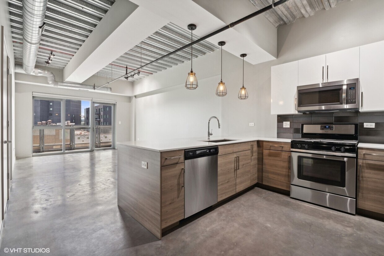 Primary Photo - 1255 N Milwaukee Ave