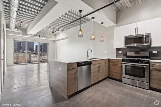 Building Photo - 1255 N Milwaukee Ave