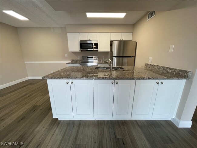 Foto del edificio - 5317 Summerlin Rd