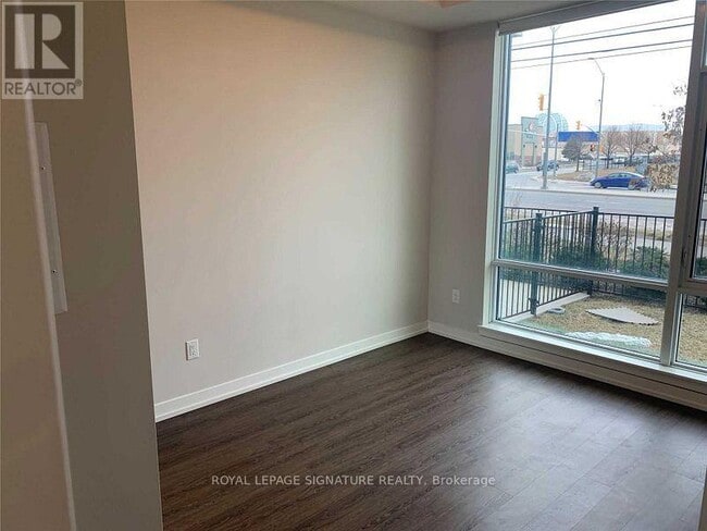 Photo du bâtiment - 2550 Eglinton Ave W