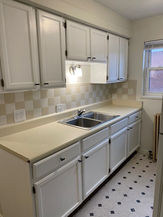 Photo - 1580 Glenbeck Ave Apartment