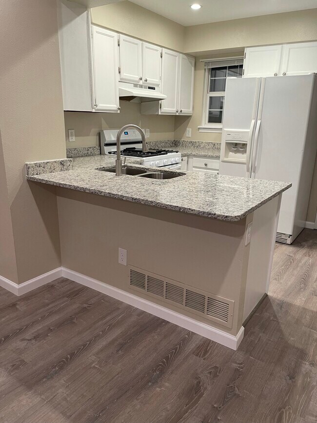 Foto del edificio - 9539 W Coal Mine Ave