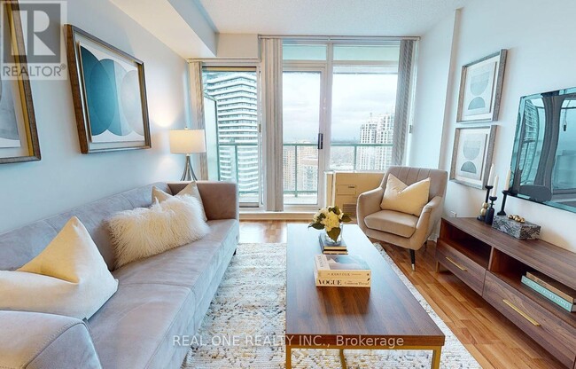 Building Photo - 5508 Yonge St