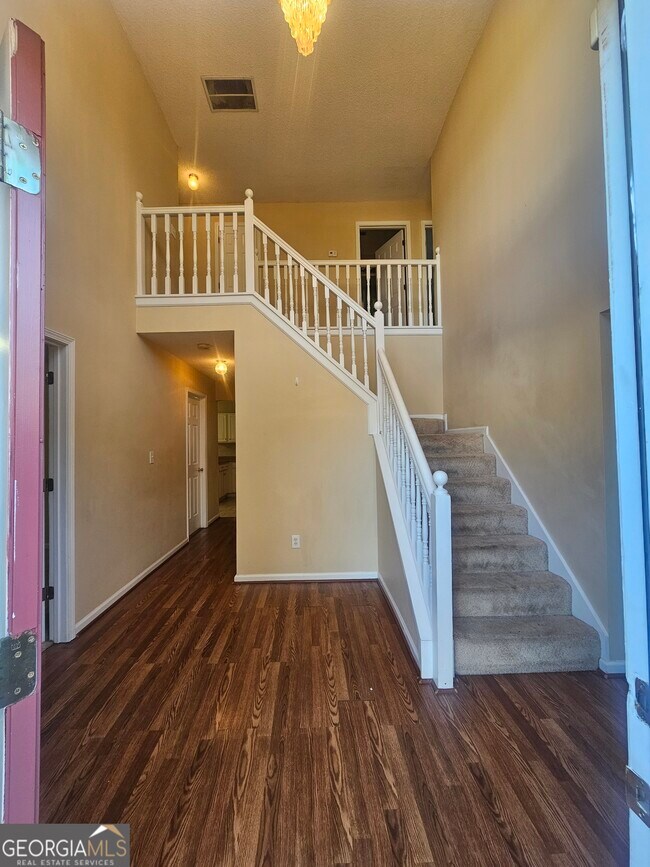 Building Photo - 4085 Soaring Dr
