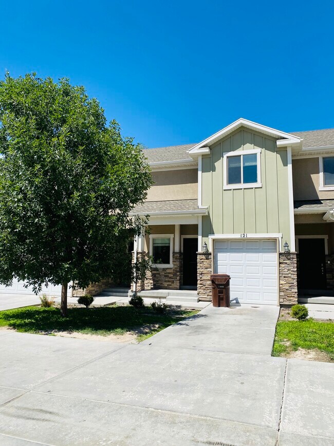 Building Photo - 121 E 8000 S