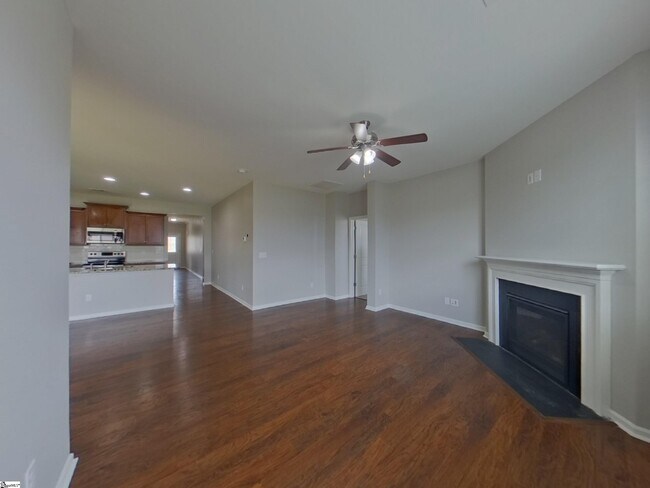 Foto del edificio - 312 New Spring Ln