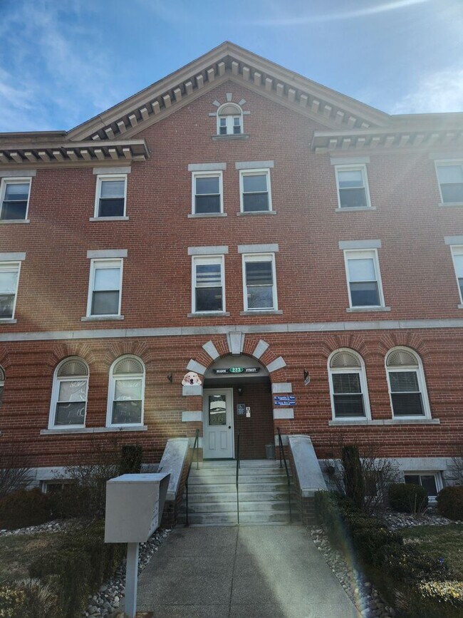 Foto del edificio - 223 Meadow St