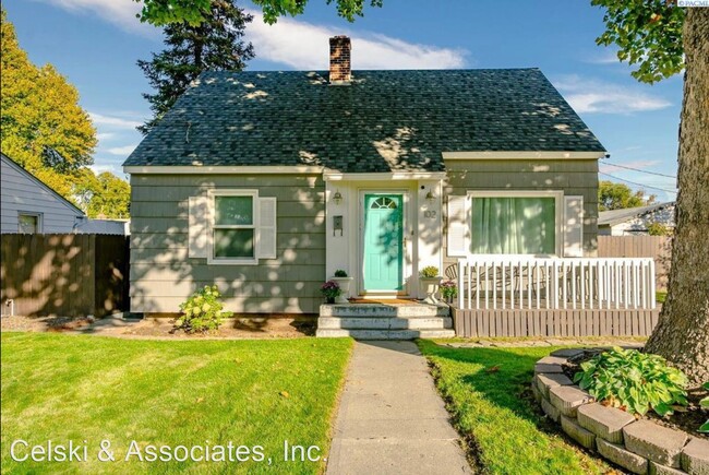 Building Photo - 3 br, 3 bath House - 102 N Palouse St