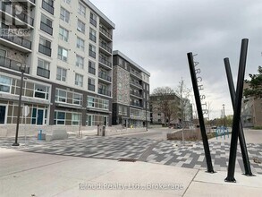 Building Photo - 275 Larch St