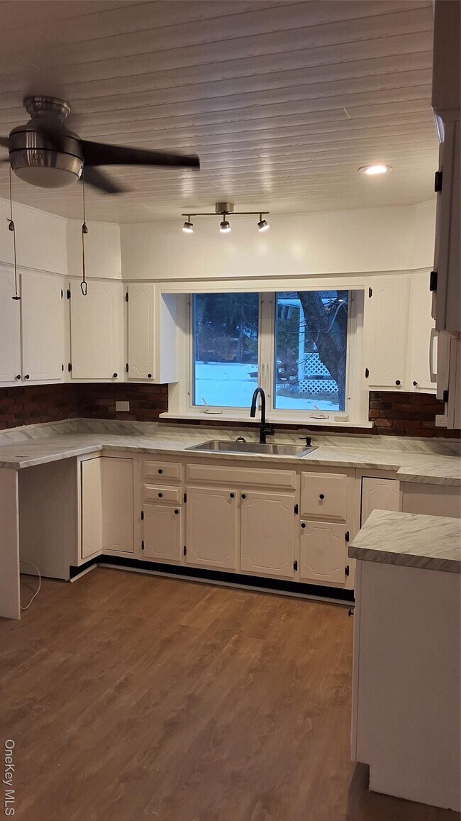 Foto del edificio - 6222 NY-42