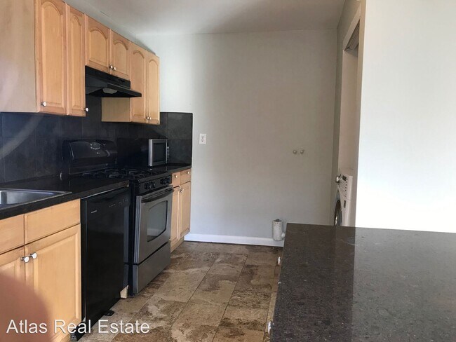 Building Photo - 3318-3352 N High St