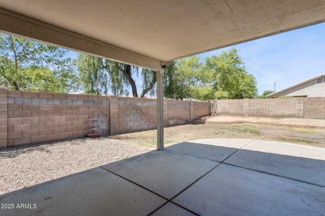 Building Photo - 1556 N Rockwell Ct