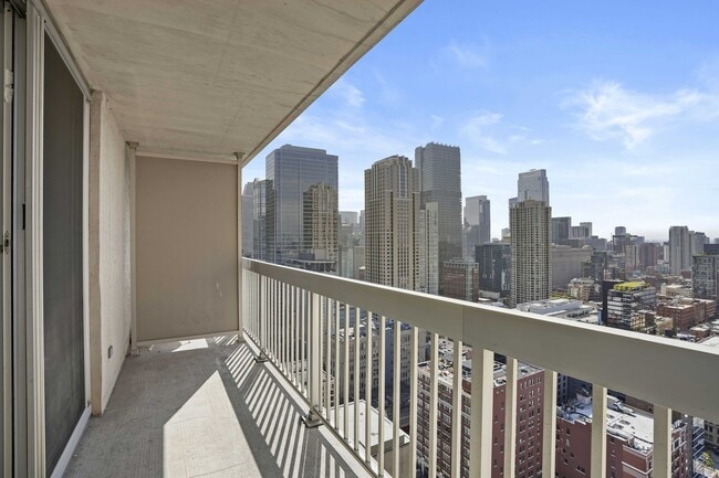 Photo - 598 N State St Apartment