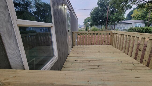 Building Photo - 5435 Clear View Dr