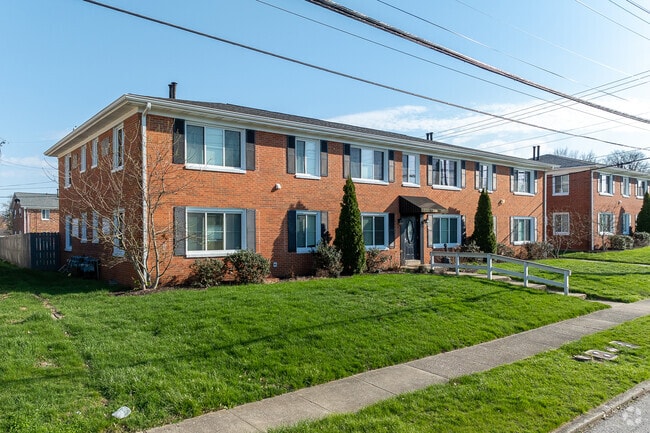 Building Photo - 2181 Cypress Dr