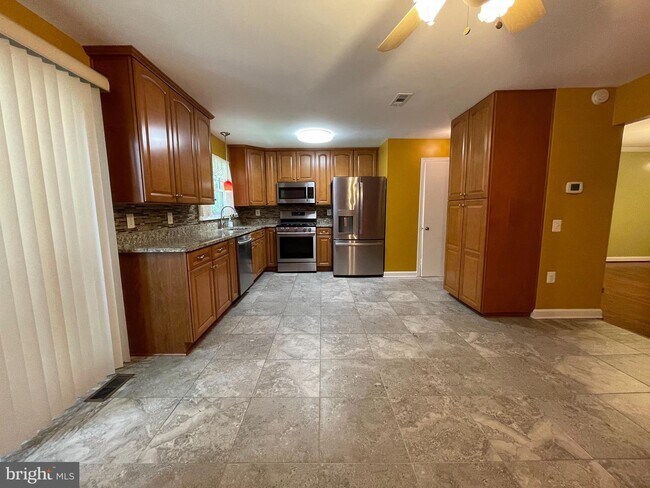 Building Photo - 314 Crescendo Way