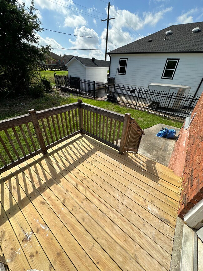 Building Photo - 9404 Cabildo Ln