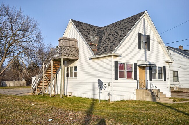 State St - 2520 State St